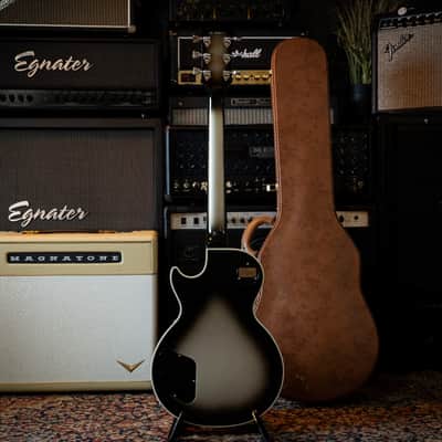 Gibson Custom Shop Les Paul Custom – 2011 – Silverburst – Near Mint Condition – w/ Original Hardcase, COA & Case Candy image 12