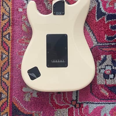 Squier Contemporary Stratocaster Special 2022 - Vintage White image 4