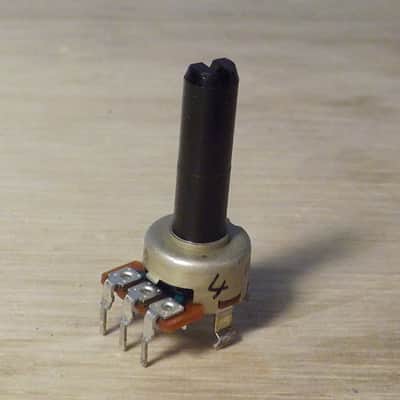 Boss DR-110 parts - potentiometer 4 (volume)