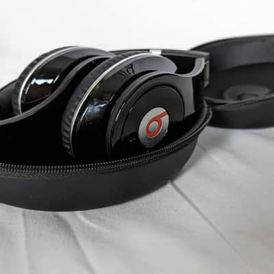 Monster Beats by Dr. Dre Studio High-Definition Isolation Headphones image 6