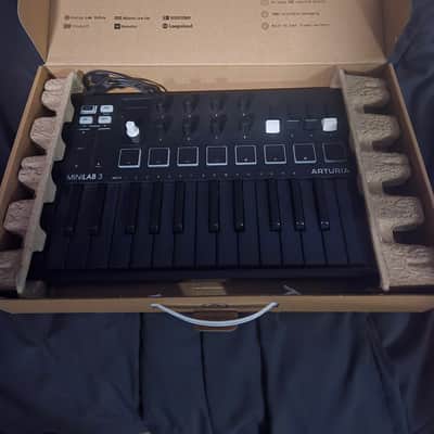 Arturia MiniLab MKIII 25-Key MIDI Controller 2022 - Present - Mint Green image 2