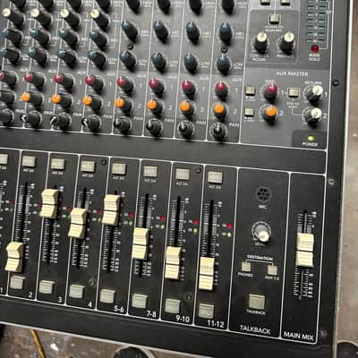 Mackie ONYX1220i mixer image 1