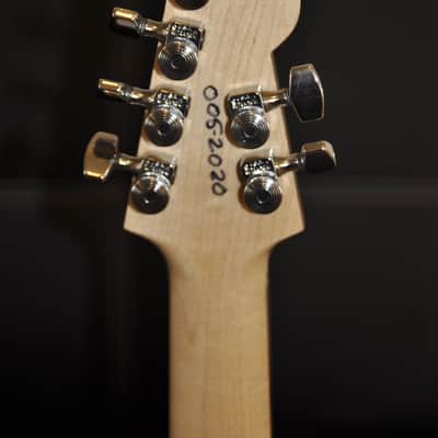 Luman Single Cutaway Natural Walnut image 9