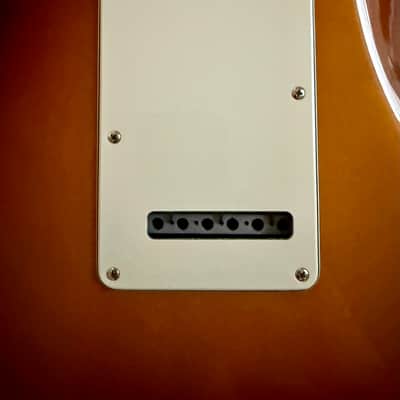 Fender American Ultra Stratocaster HSS with Rosewood Fretboard 2019 - Ultraburst image 10