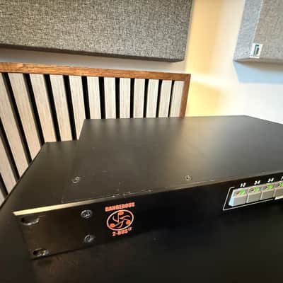 Dangerous Music 2-BUS LT – Analog Summing Mixer + 2x D’Addario DB25 Cables image 2