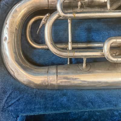 Yamaha YEP-321S Euphonium. 4 Valves. with case and mouthpiece image 2