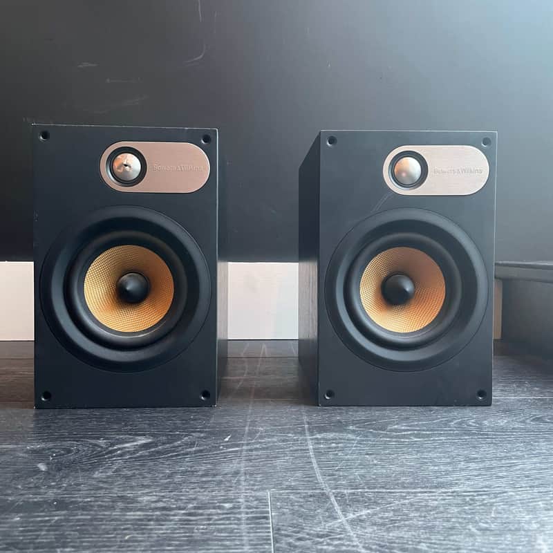 Bowers and Wilkins 686 (pair) image 1