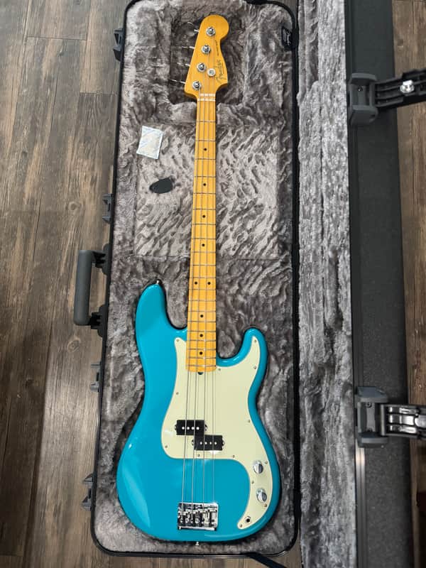 Fender American Professional II Precision Bass with Maple Fretboard 2020 - Present - Miami Blue image 1