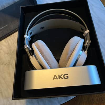 AKG K701 Premium Class Reference Headphones image 8