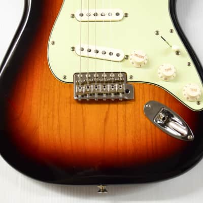 Fender Vintera II '60s Stratocaster - 3-Color Sunburst image 3