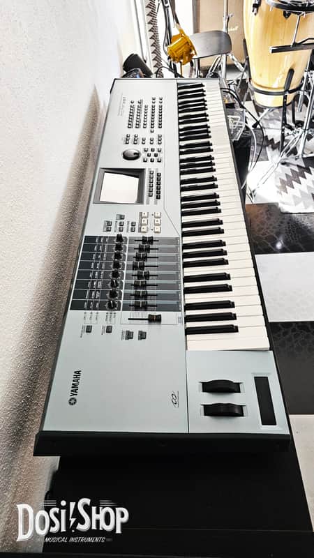Yamaha Motif XS7 – 76 Key - Professional Workstation