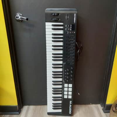 M-Audio Oxygen 61 Midi Keyboard (USED) "Sold As Is" (Power Button Stuck on On Position & Missing 1 Slider Knob) SN# (21)B5210544062