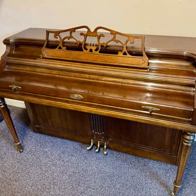 Wurlitzer F-087 Spinet Acoustic Piano inc Bench 1980s image 3