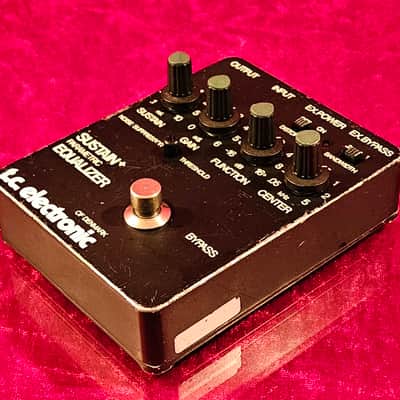 T.C. Electronic Sustain + Parametric EQ  1980 Distortion Preamp Booster TOP image 3