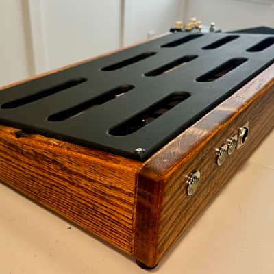 Nell Audio 24x12 Hardwood Pedalboard - I/O, Stereo Routing, XLR DI 2026 - Natural image 14