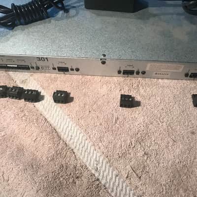 Biamp 301 Mic / Line mixer for commercial sound. Includes power supply, 7 connectors and rack mount bolts and washers. image 8