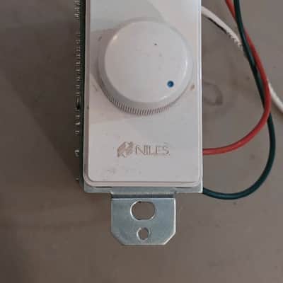 Niles VCS100K 2012 - WHITE image 1