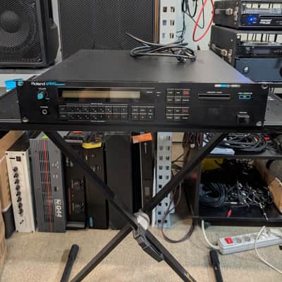 Roland D-550