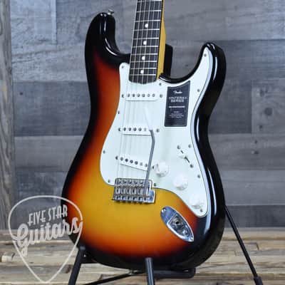Fender Dealer Exclusive Vintera  Road Worn  '60s Stratocaster  3-Color Sunburst with Hardshell Case image 12