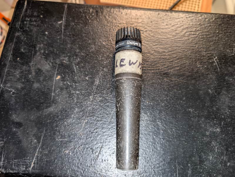 Shure Unidyne III SM57 Cardioid Dynamic Microphone | Reverb Canada