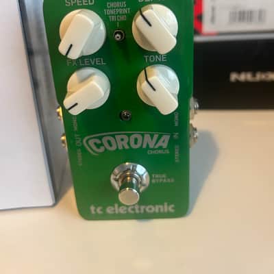 TC Electronic Corona Chorus 2011 - Present - Green image 1