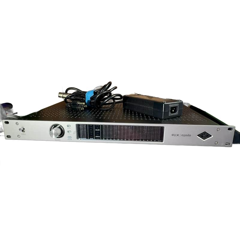 Universal Audio Apollo x16D - Mint image 1