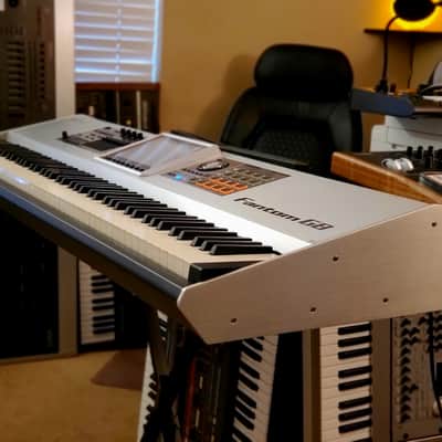 MUST SEE!!! ROLAND FANTOM G8 FULLY INSPECTED/SERVICED AND IN AMAZING CONDITION! image 4