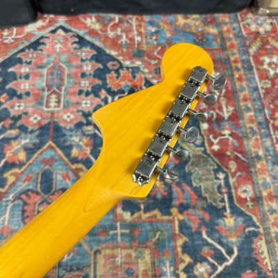 *Video* Fender Traditional II 60's Jaguar Alder 3 Tone Sunburst - 2017 image 24