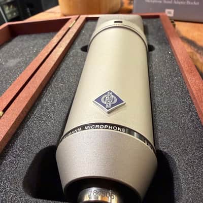 Neumann U 87 Ai Large Diaphragm Multipattern Condenser Microphone Kit Nickel image 6