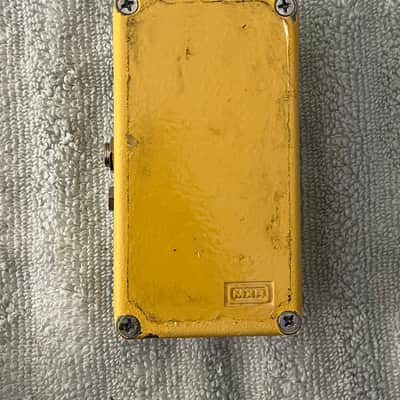 MXR M104 Distortion + 1994 - Yellow image 8