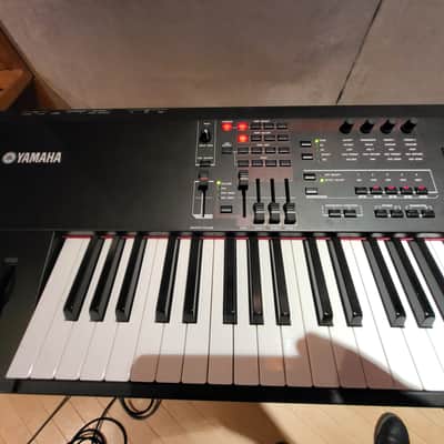Yamaha S70 XS weighted 76 note keyboard/Synth with Motif XS Engine image 8