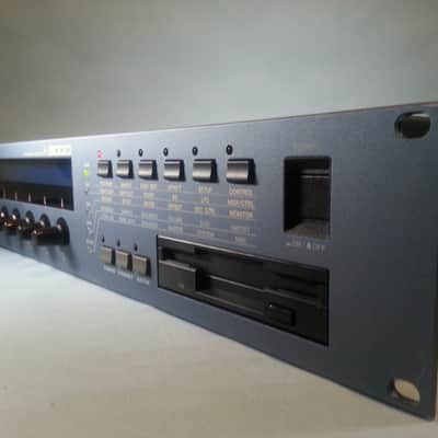 Yamaha A3000 Sampler image 2