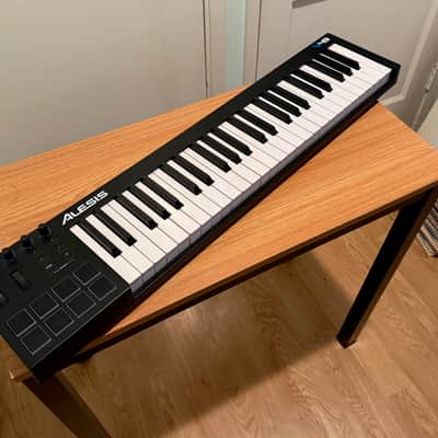 Alesis V49 49-Key USB MIDI Controller with Beat Pads 2017 - 2022 - Black