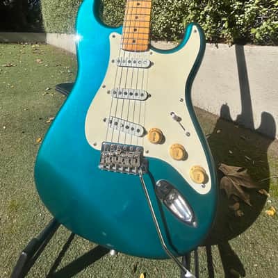 Fender ST-314 Medium Scale Stratocaster 1985 Vintage White Made in