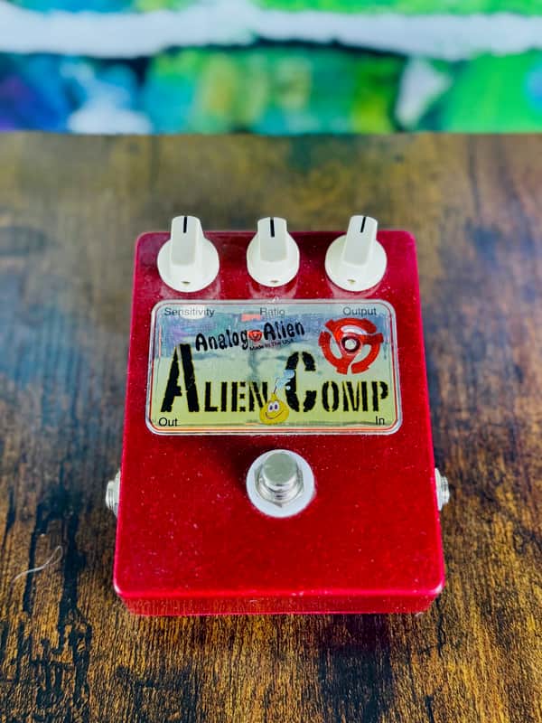 Analog Alien Alien Comp - Red image 1