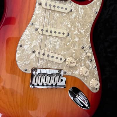 NOS 2006 Fender Stratocaster American Deluxe Ash 60th Anniversary image 3