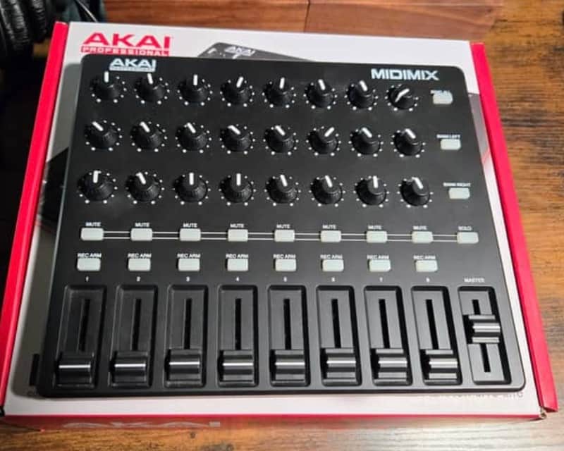 Akai MIDImix Portable Mixer/DAW Controller 2010s - Black image 1