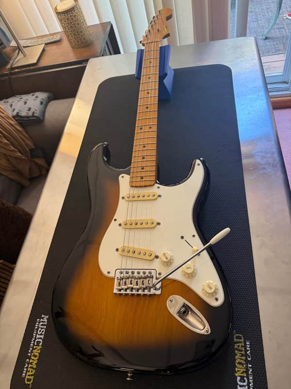 Squier Classic Vibe 2008 - 2-Tone Sunburst image 1