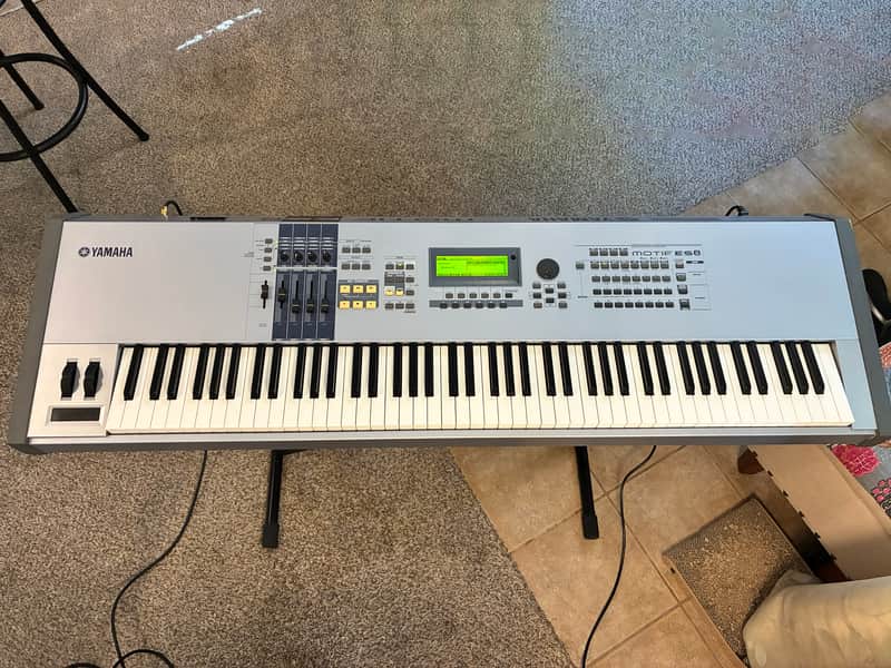 Yamaha Motif ES 8 Production Synthesizer image 1