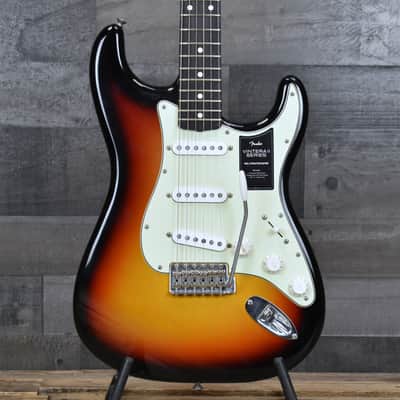Fender Dealer Exclusive Vintera  Road Worn  '60s Stratocaster  3-Color Sunburst with Hardshell Case image 1