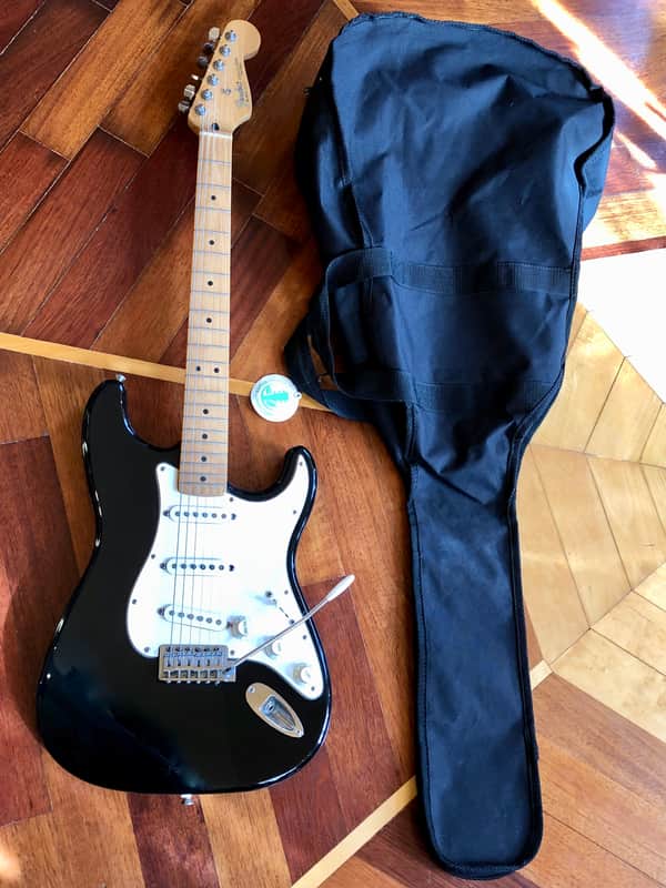 Fender Standard Stratocaster with Vintage Tremolo 1991 - 1997 | Reverb