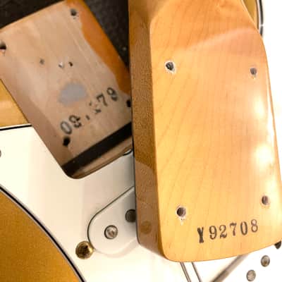 1999 Fernandes R-8G Stratocaster - Aztec Gold image 16