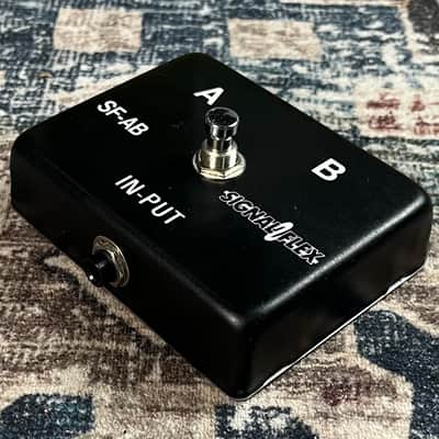 Signal Flex Electronics A-B Switch Box with box! R117 image 4