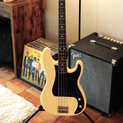 Greco Fujigen Spacy Sound 1980 Vintage White P Bass w/Fender Gig Bag image 1