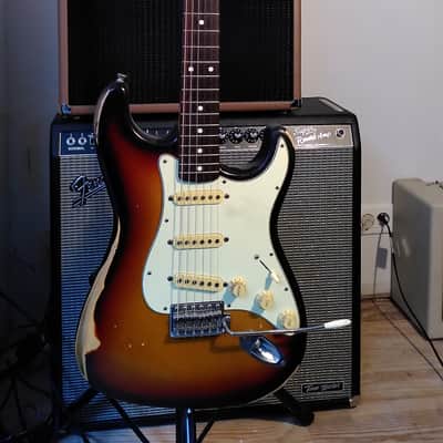 Fender Stratocaster "Crafted in Japan" 1997 relic image 2