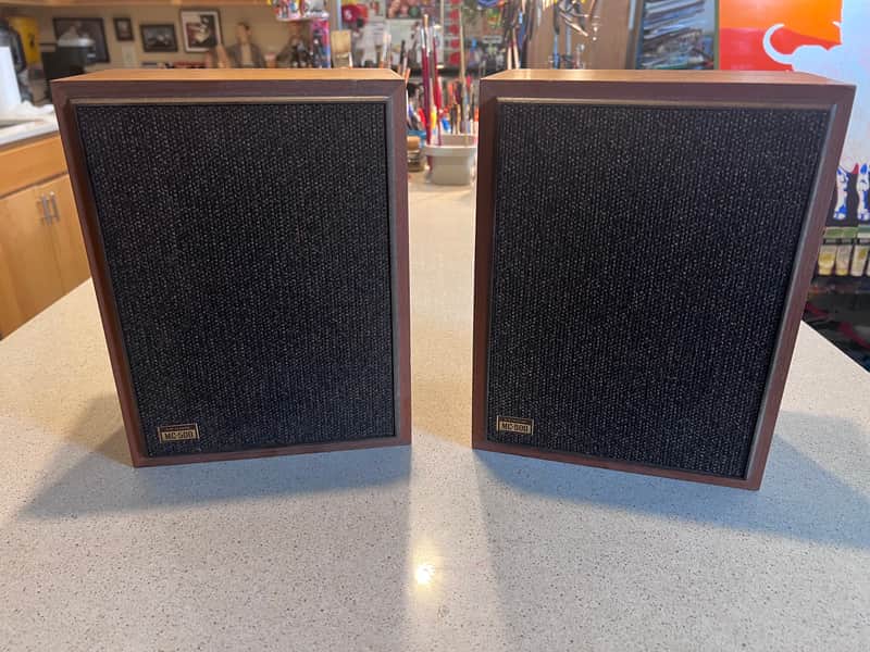 Vintage Realistic MC-500 Speakers~ Real Walnut Veneer~ 2 Way 35w~ Full Great Sound! image 1