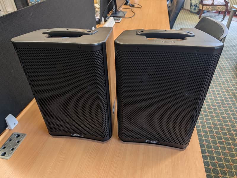 A Pair of QSC CP8 2-Way 1000-Watt 8" Active Loudspeakers - Black image 1
