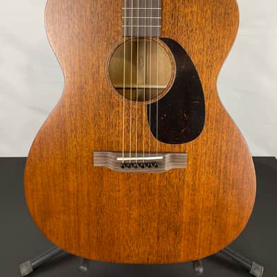 Martin 000-15M 15 Series Grand Auditorium Acoustic Guitar, Solid Mahogany Top image 3