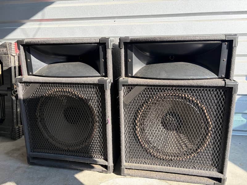 Pair SoundTech R-15 PA Speakers 125W RMS 8 Ohms 15-Inch Passive Cabinets Horn image 1