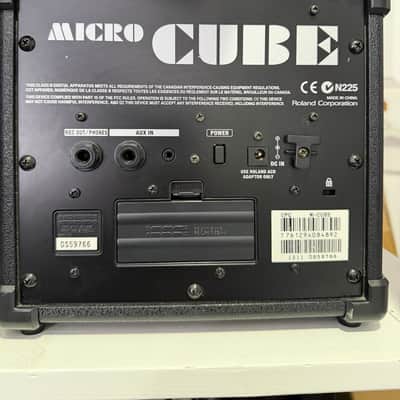 Roland Micro Cube 2-Watt 1x5" Guitar Combo 2004 - 2014 - Black image 11